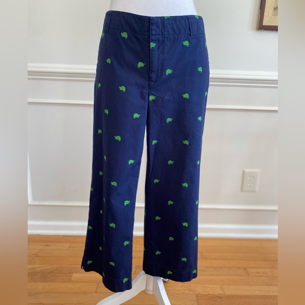 Lilly Pulitzer Navy Cotton Capri Pants Green Turtle Embroidered Excellent sz 10